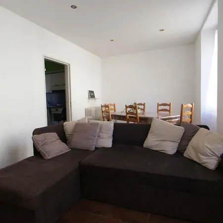 Maison Spacieuse A Avec Parking Inclus *